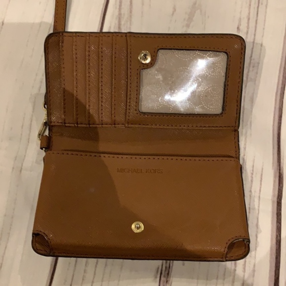 Michael Kors Cell Phone Wallet Holder - Picture 4 of 11